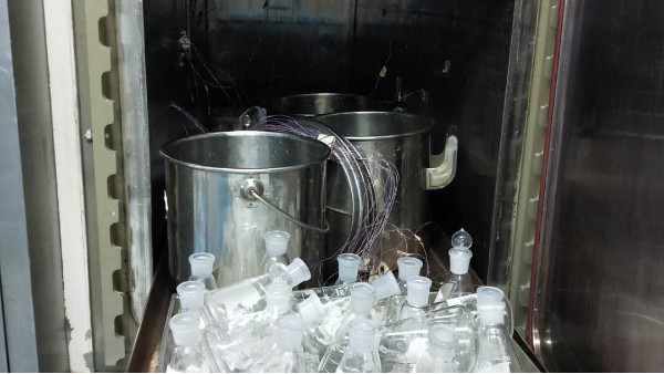 上海达沃在凯宝公司的灭菌柜验证测试持续进行中